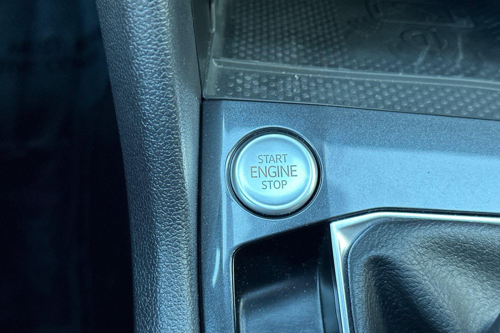 2023 Volkswagen Tiguan SEL R-Line