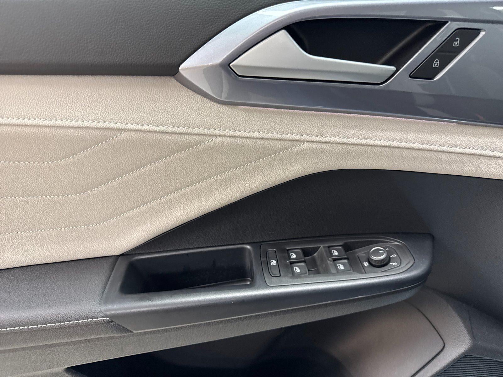 2026 Volkswagen Taos SEL
