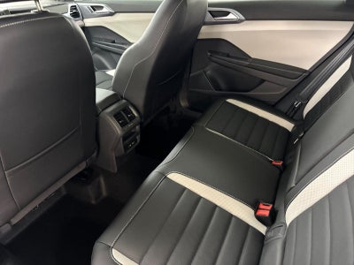 2026 Volkswagen Taos SEL