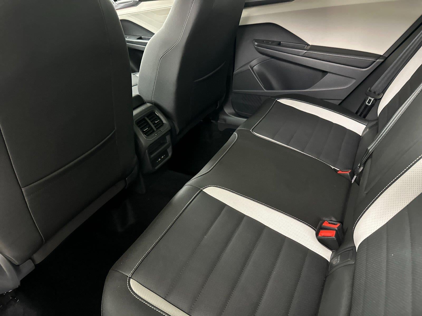 2026 Volkswagen Taos SEL