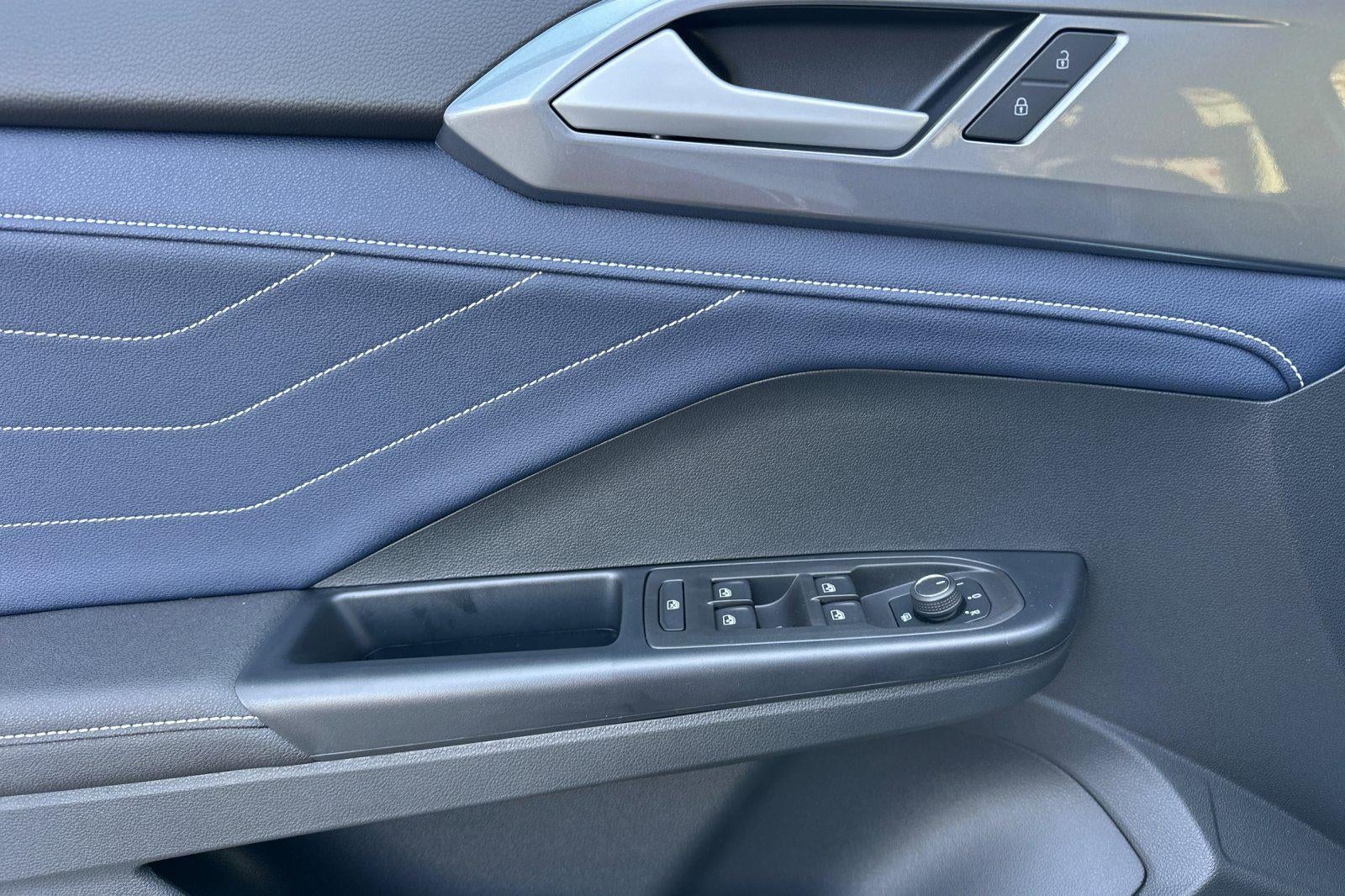 2026 Volkswagen Taos SEL