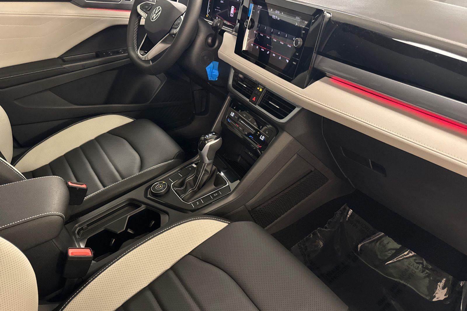 2025 Volkswagen Taos SEL