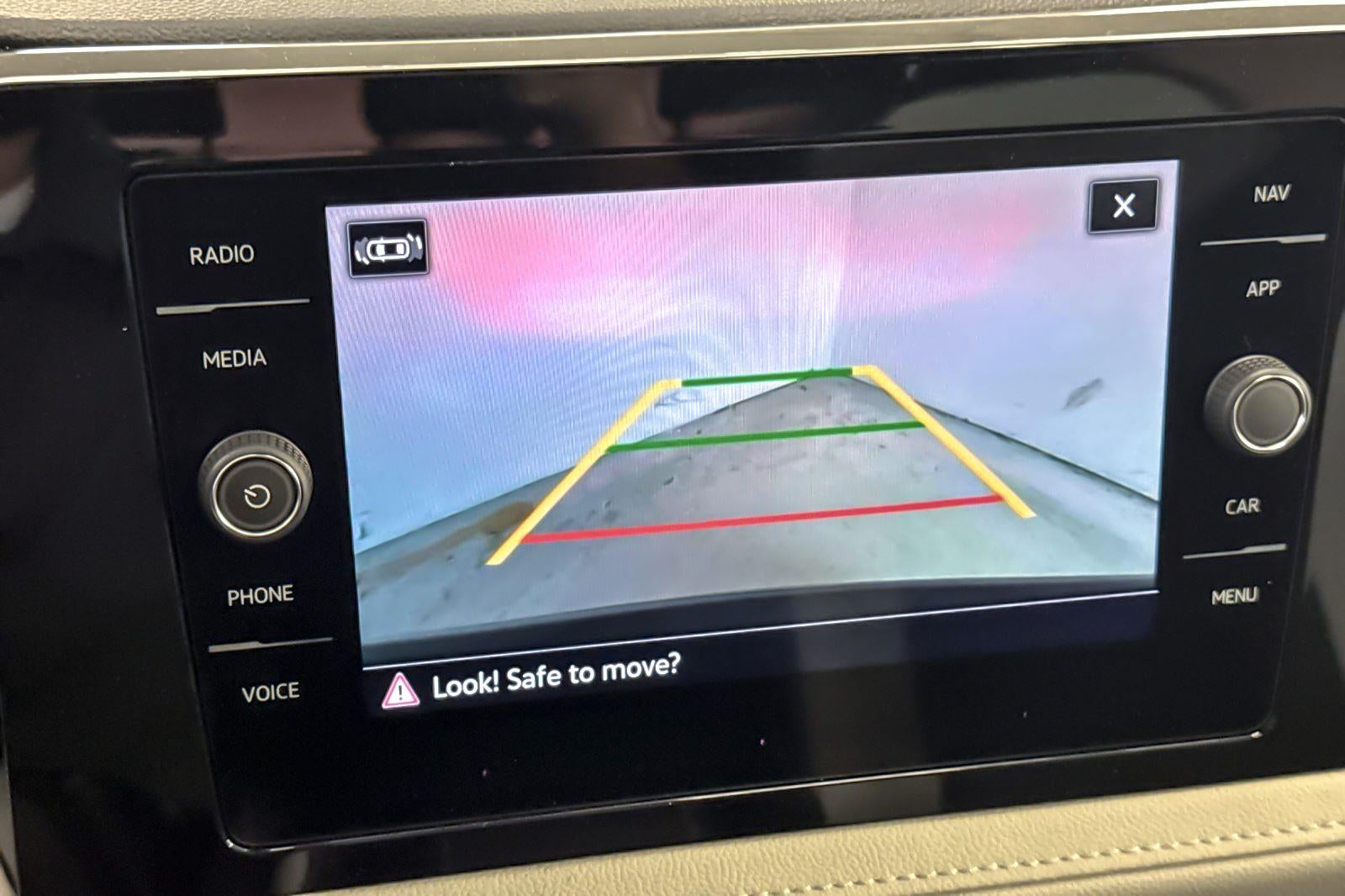 2025 Volkswagen Taos SEL