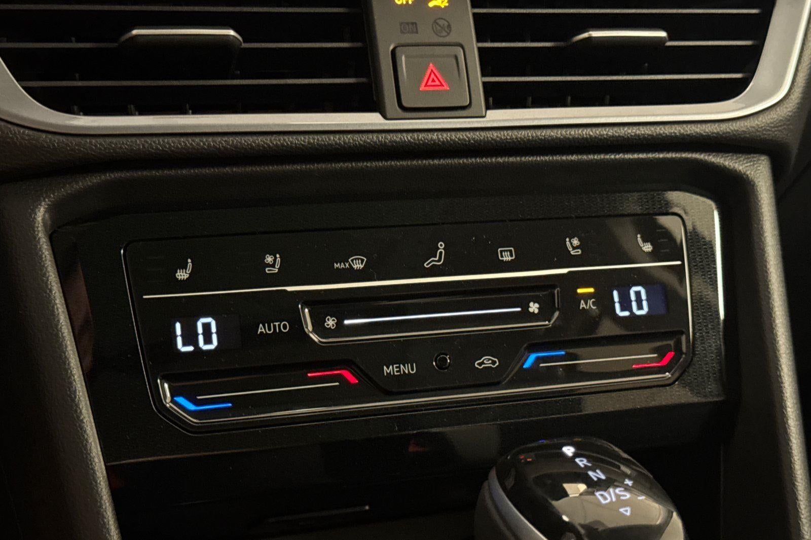 2025 Volkswagen Taos SEL