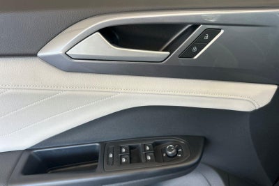 2025 Volkswagen Taos SEL