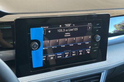 2025 Volkswagen Taos SEL