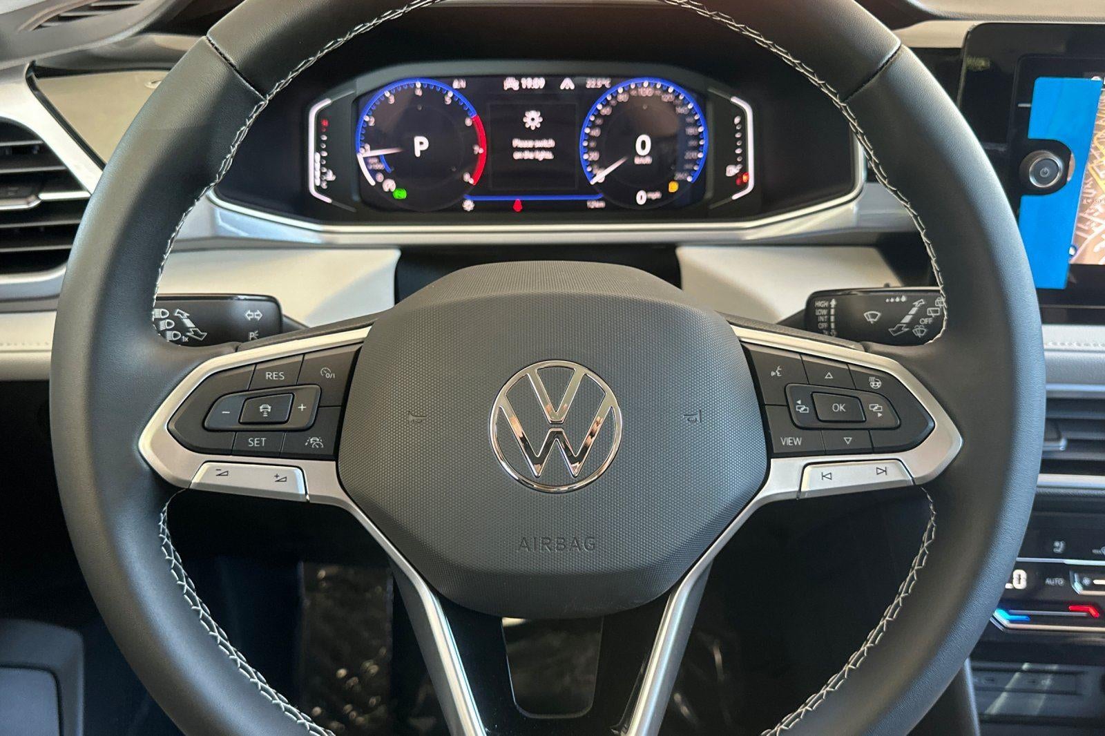 2025 Volkswagen Taos SEL