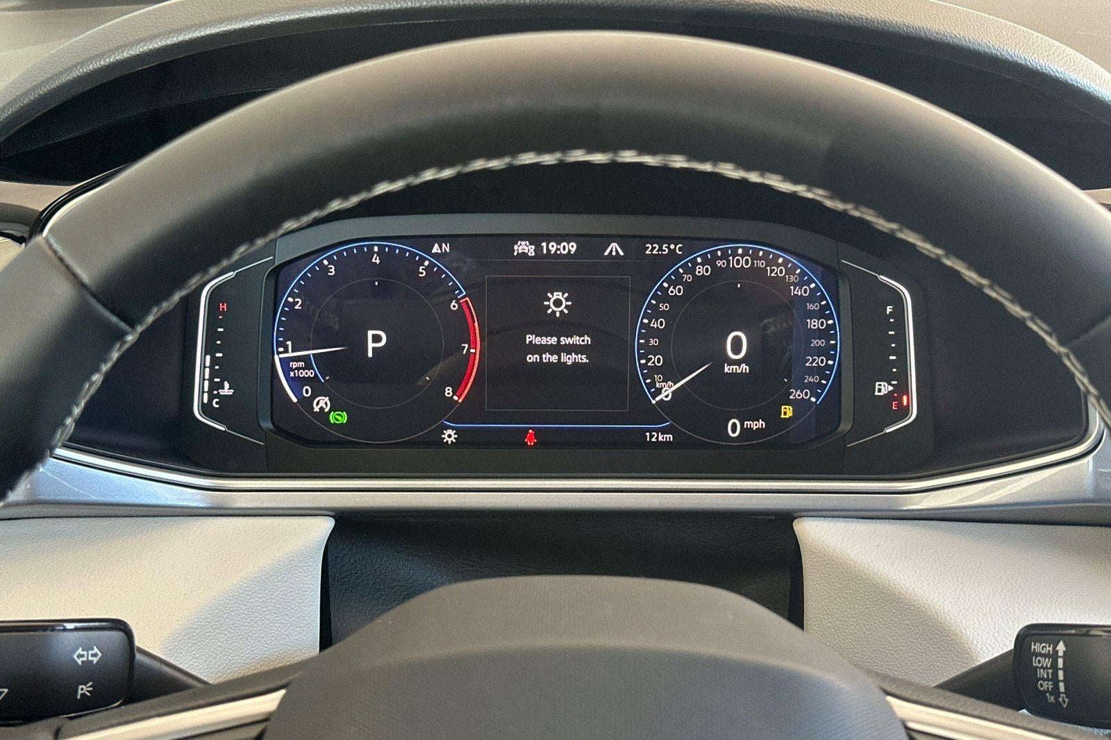 2025 Volkswagen Taos SEL