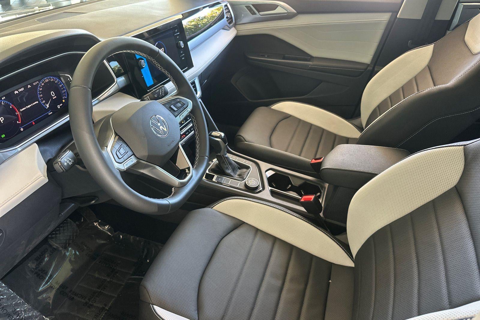 2025 Volkswagen Taos SEL