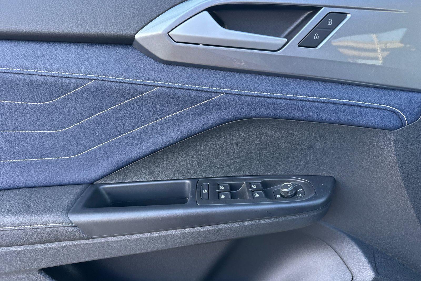 2026 Volkswagen Taos SEL