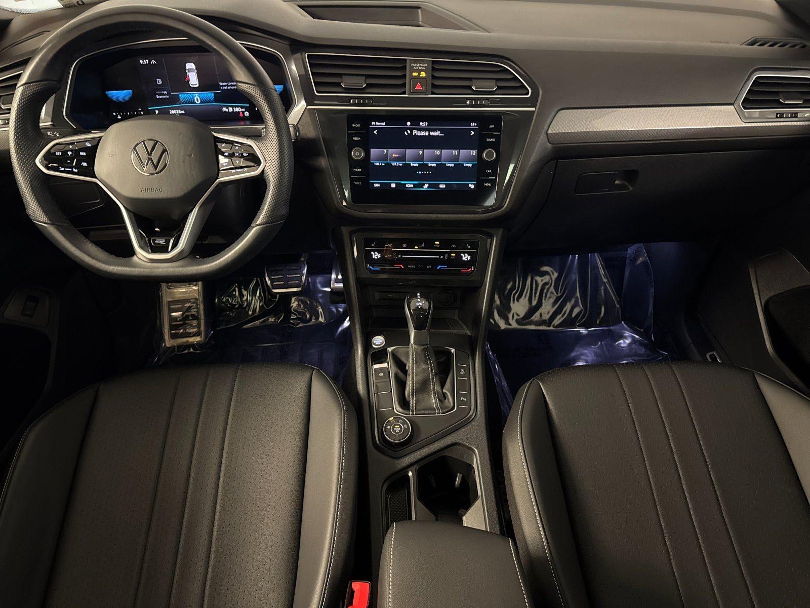 2024 Volkswagen Tiguan SE R-Line Black