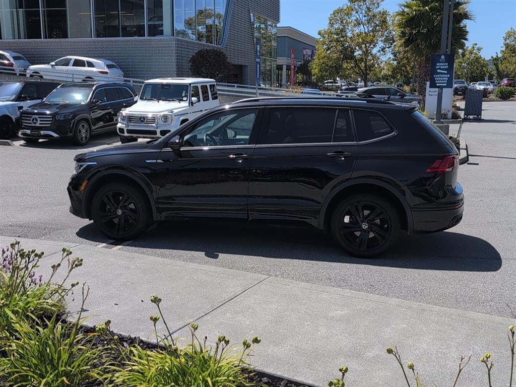 2024 Volkswagen Tiguan SE R-Line Black