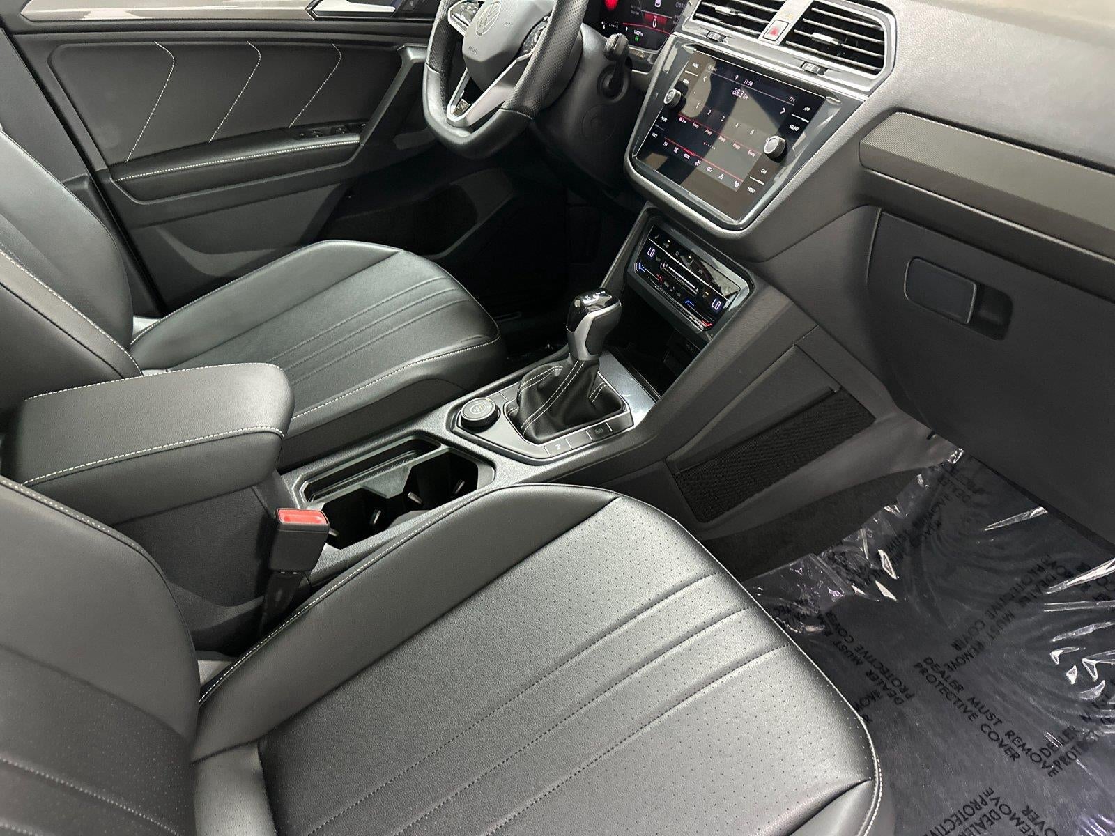 2023 Volkswagen Tiguan SE R-Line Black