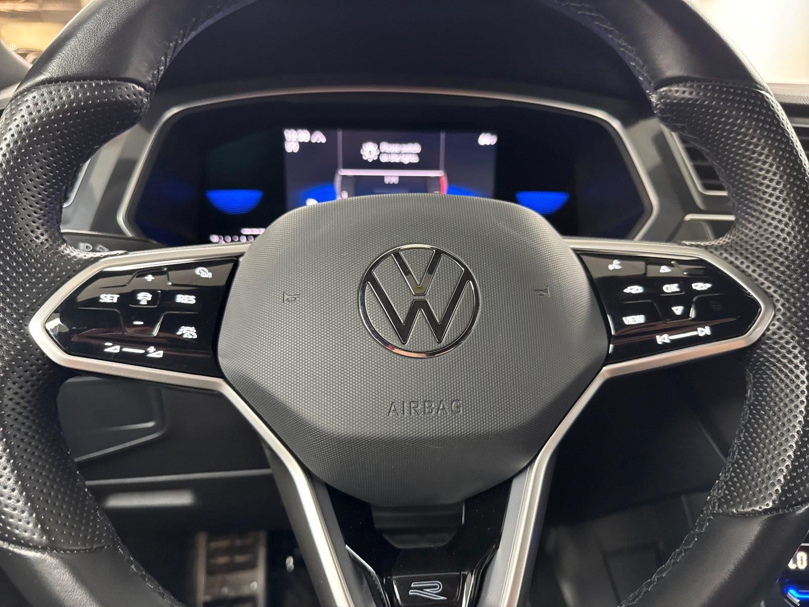 2023 Volkswagen Tiguan SE R-Line Black