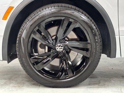 2023 Volkswagen Tiguan SE R-Line Black