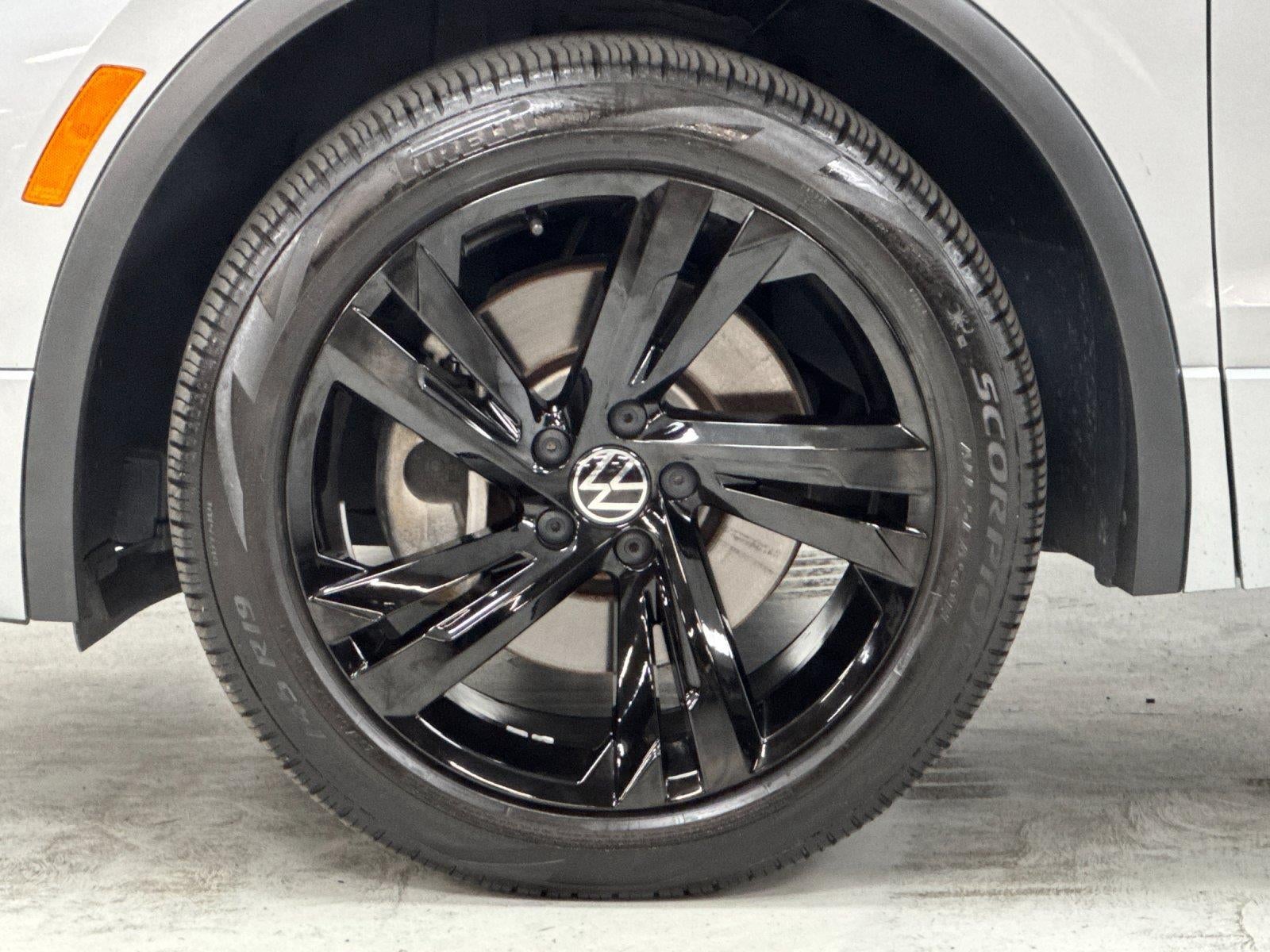 2023 Volkswagen Tiguan SE R-Line Black