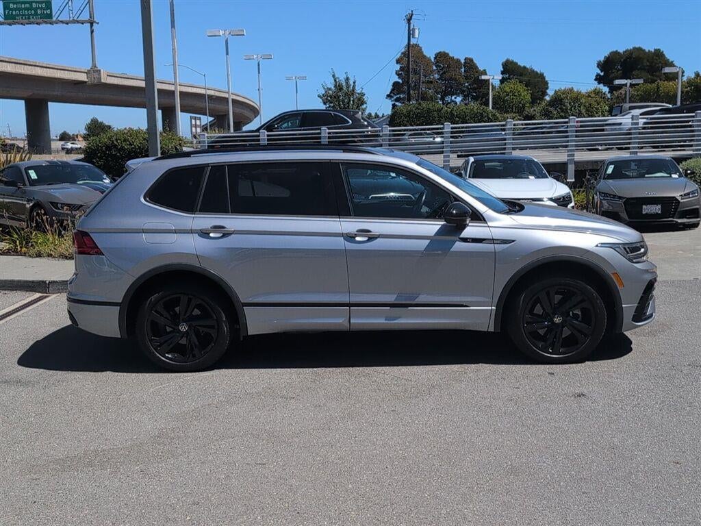 2023 Volkswagen Tiguan SE R-Line Black