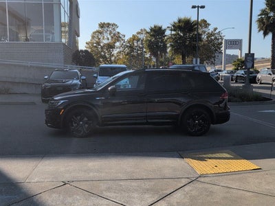 2024 Volkswagen Tiguan SE R-Line Black