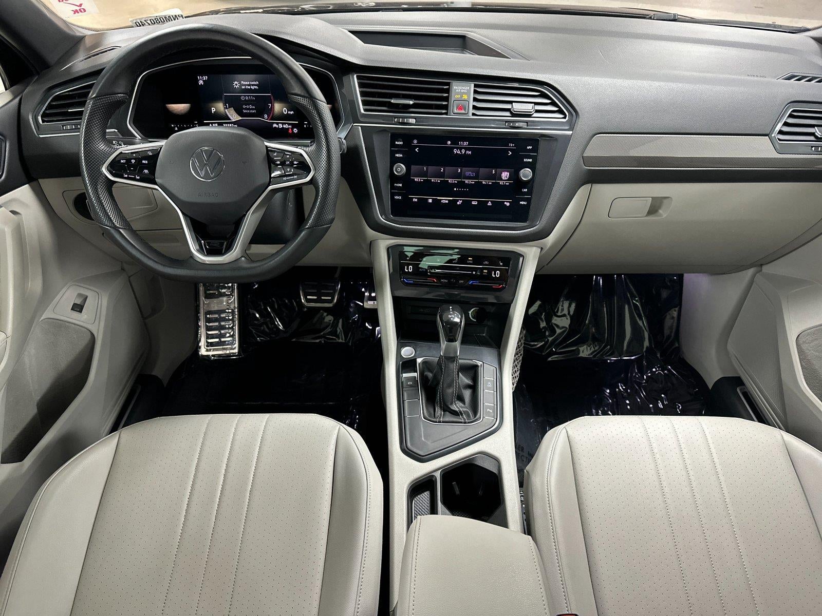 2022 Volkswagen Tiguan SE R-Line Black