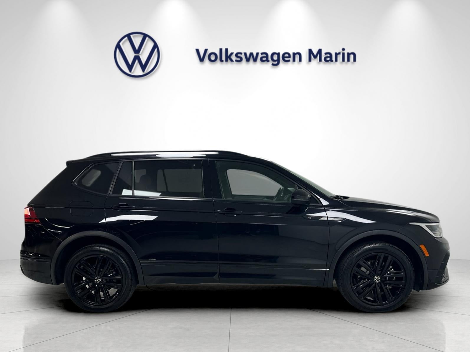 2022 Volkswagen Tiguan SE R-Line Black
