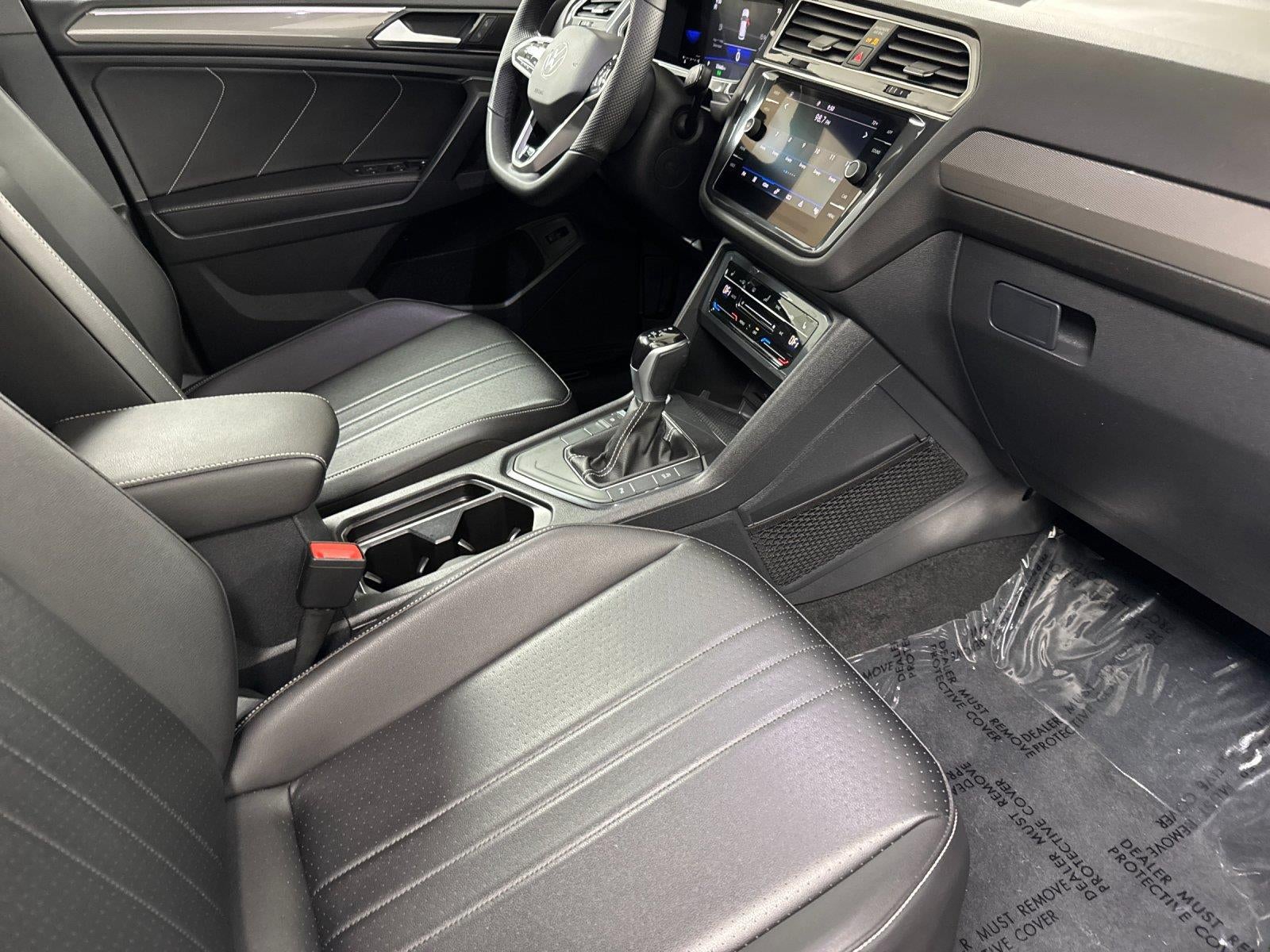 2022 Volkswagen Tiguan SE R-Line Black