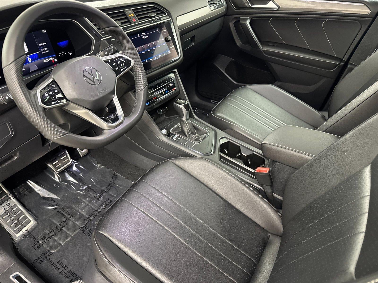 2022 Volkswagen Tiguan SE R-Line Black