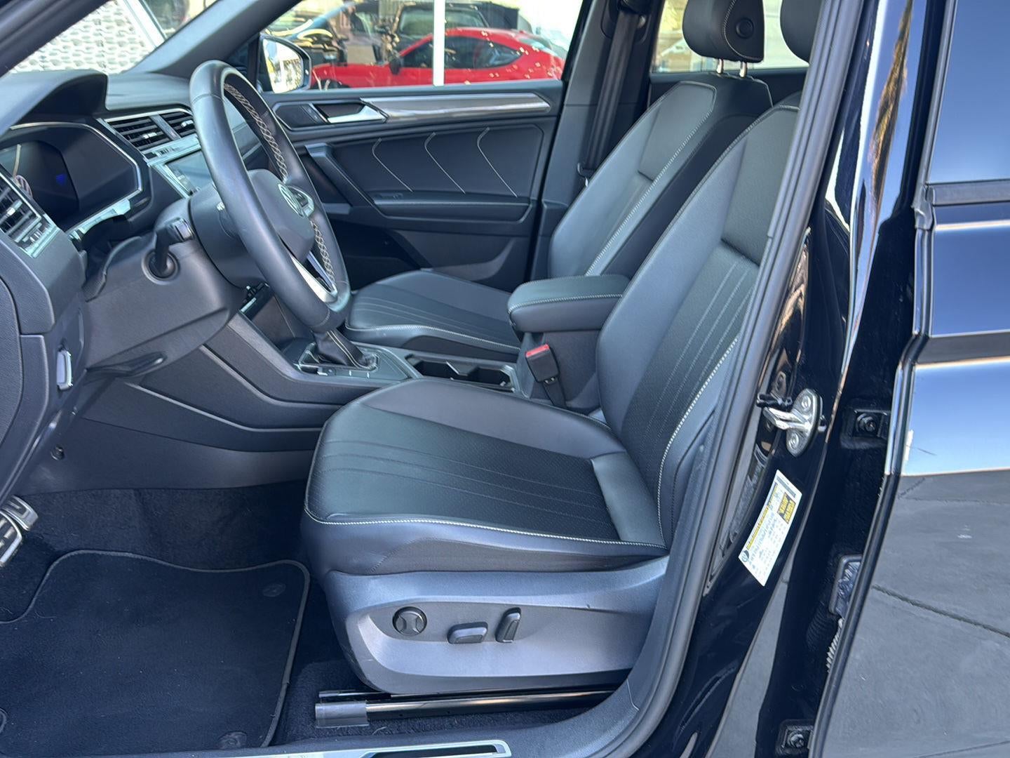 2023 Volkswagen Tiguan SE R-Line Black