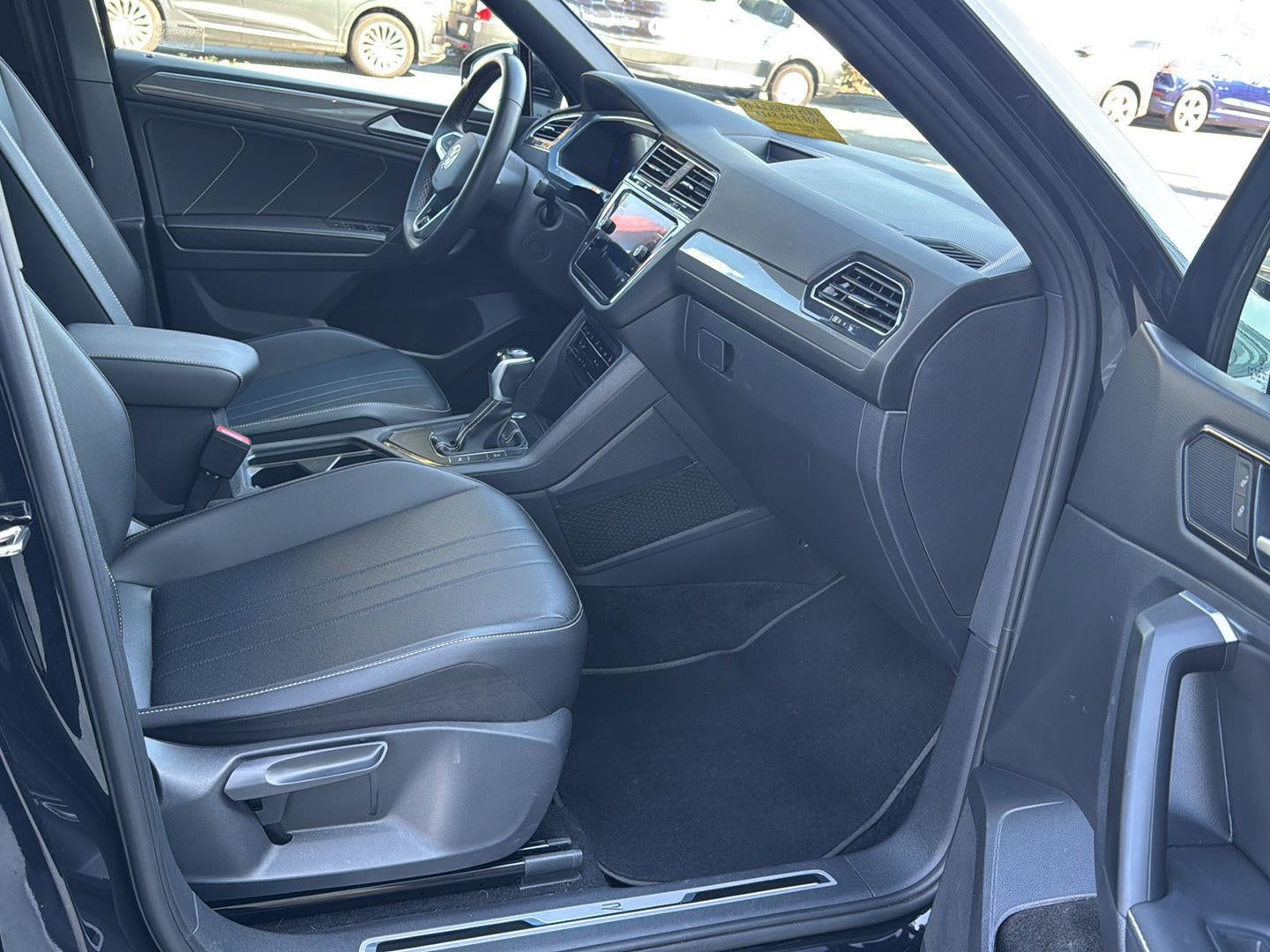 2023 Volkswagen Tiguan SE R-Line Black
