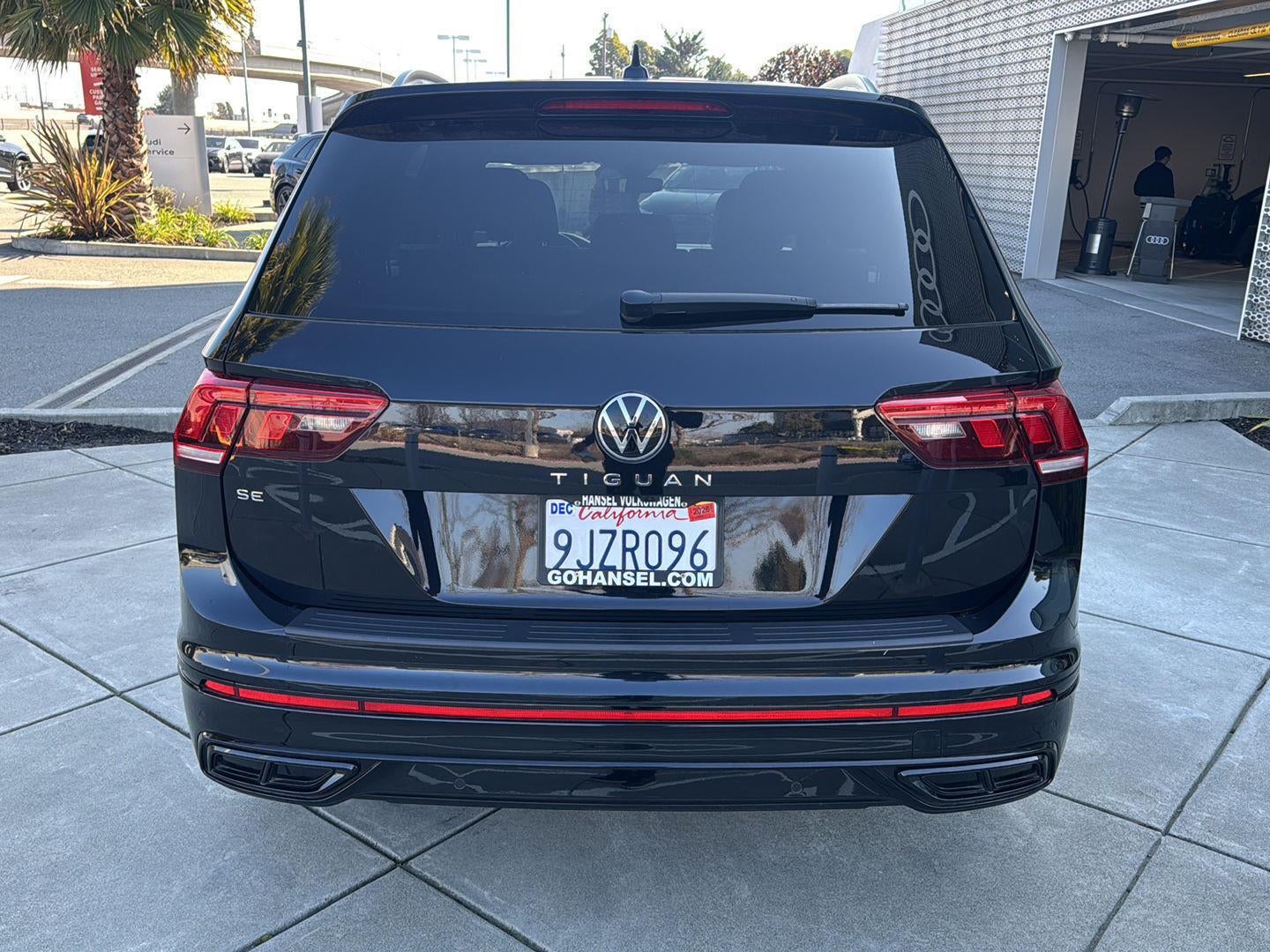 2023 Volkswagen Tiguan SE R-Line Black