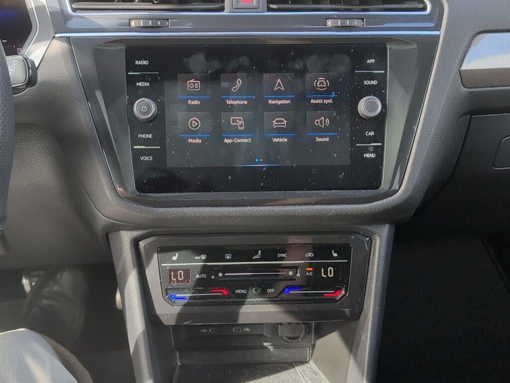 2023 Volkswagen Tiguan SE R-Line Black