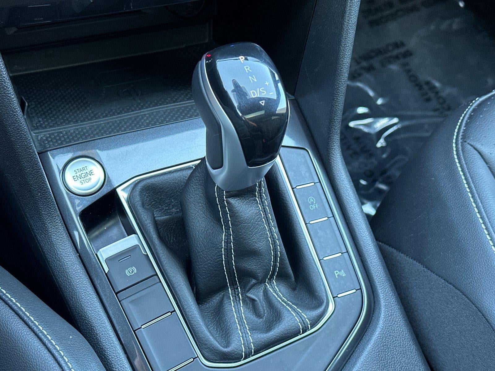 2023 Volkswagen Tiguan SE R-Line Black