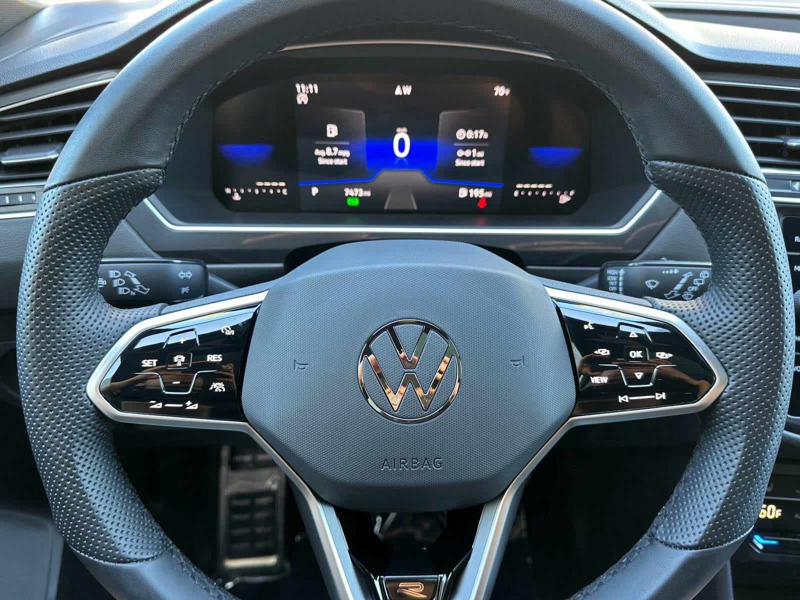 2023 Volkswagen Tiguan SE R-Line Black