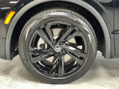 2023 Volkswagen Tiguan SE R-Line Black