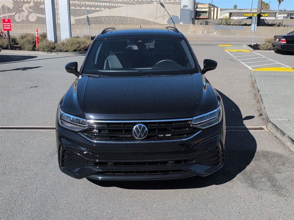 2023 Volkswagen Tiguan SE R-Line Black