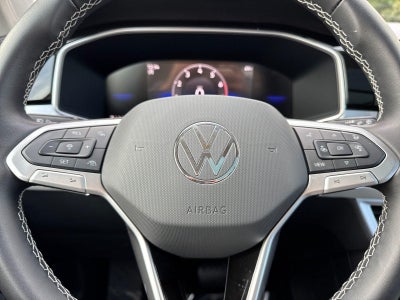 2025 Volkswagen Taos SE