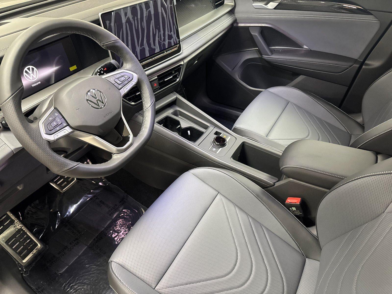 2026 Volkswagen Tiguan SE R-Line Black