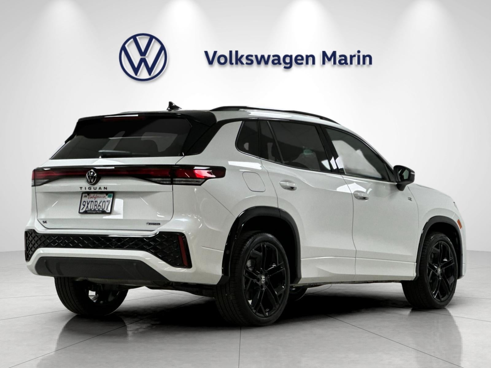 2026 Volkswagen Tiguan SE R-Line Black