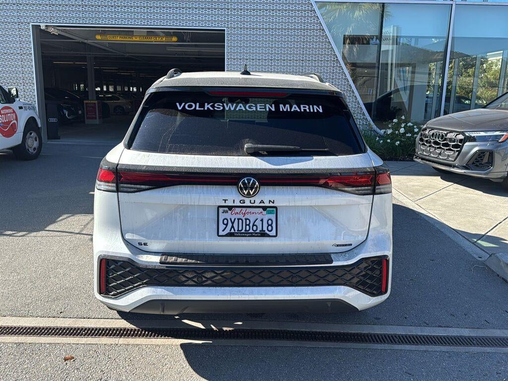 2026 Volkswagen Tiguan SE R-Line Black