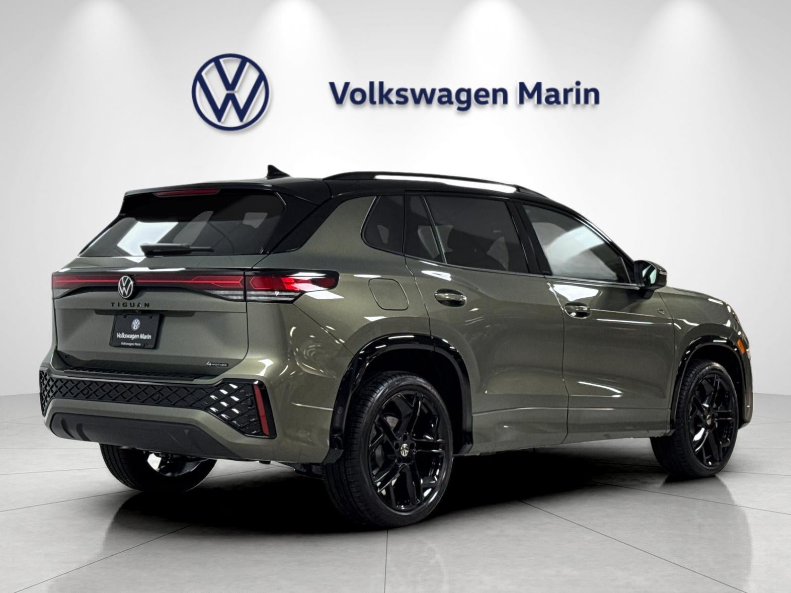 2026 Volkswagen Tiguan SE R-Line Black