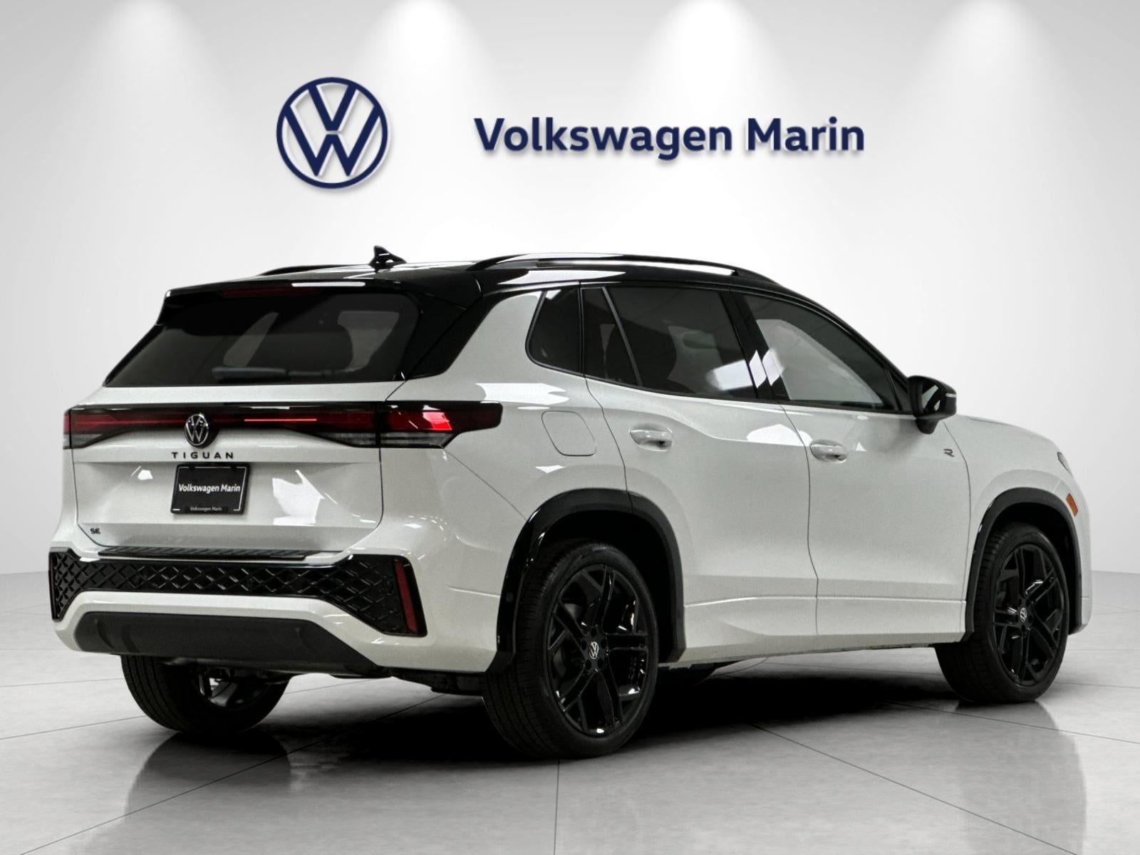2026 Volkswagen Tiguan SE R-Line Black