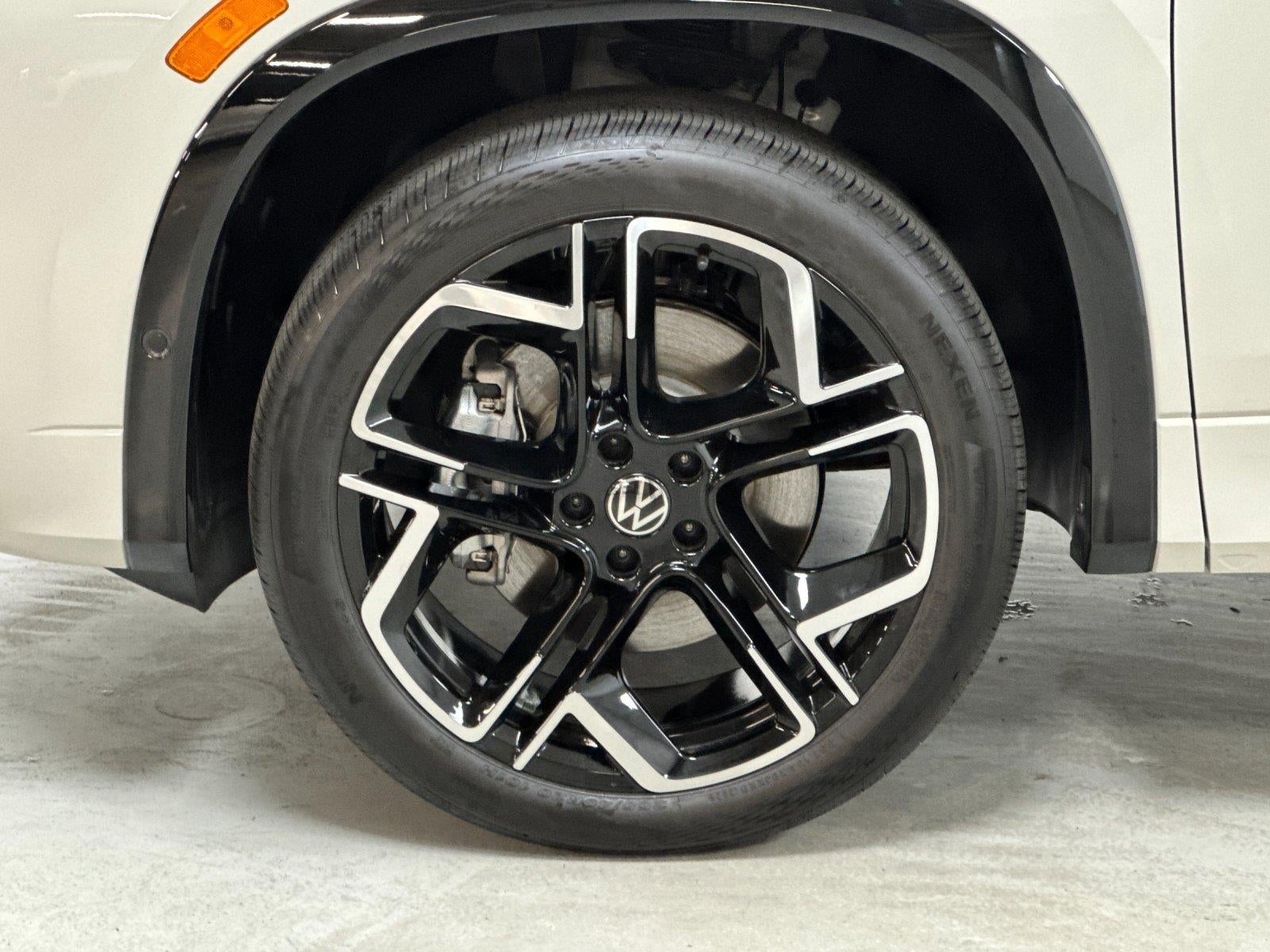 2026 Volkswagen Tiguan SEL R-Line Turbo