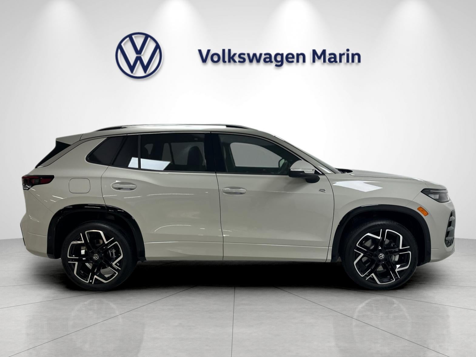 2026 Volkswagen Tiguan SEL R-Line Turbo