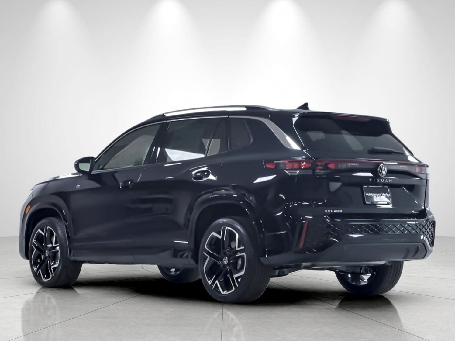 2026 Volkswagen Tiguan SEL R-Line Turbo