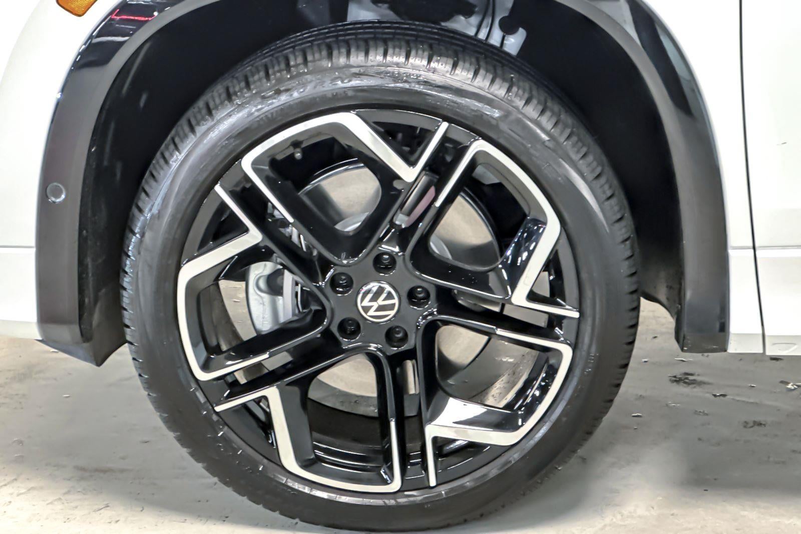 2026 Volkswagen Tiguan SEL R-Line Turbo