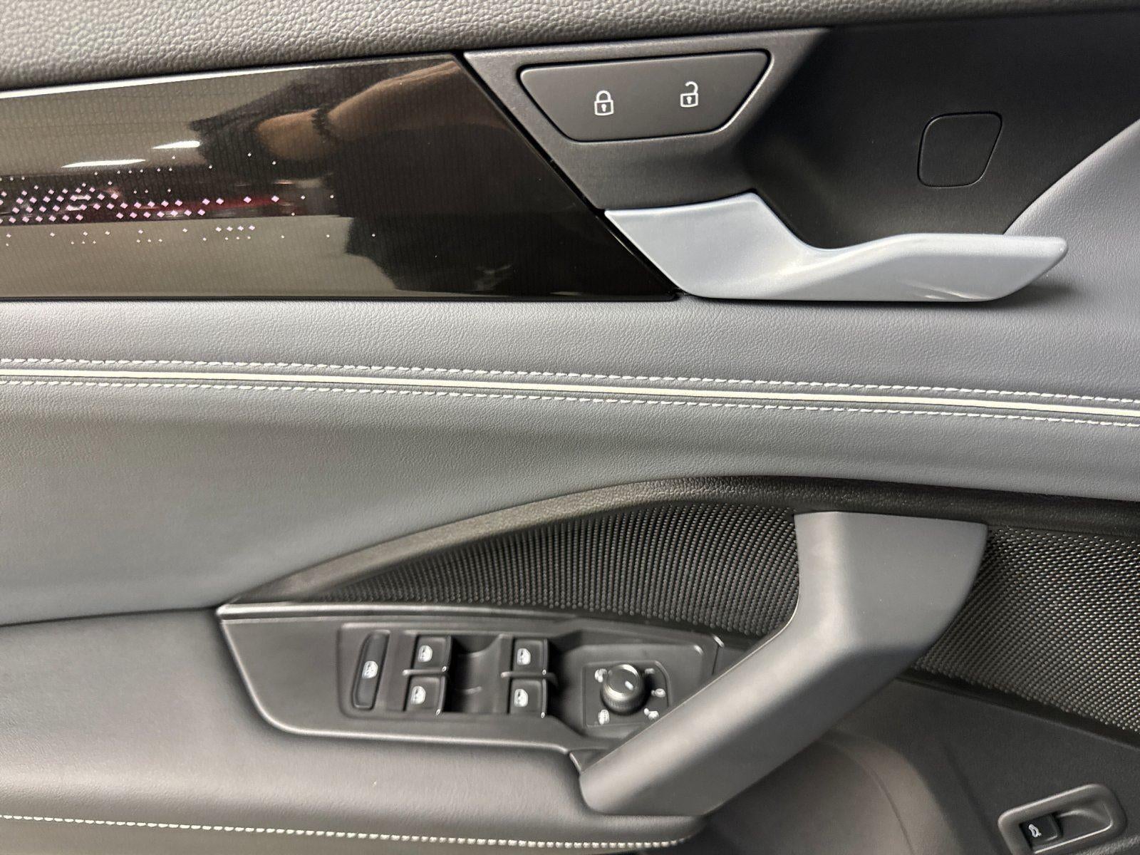 2026 Volkswagen Tiguan SEL R-Line Turbo