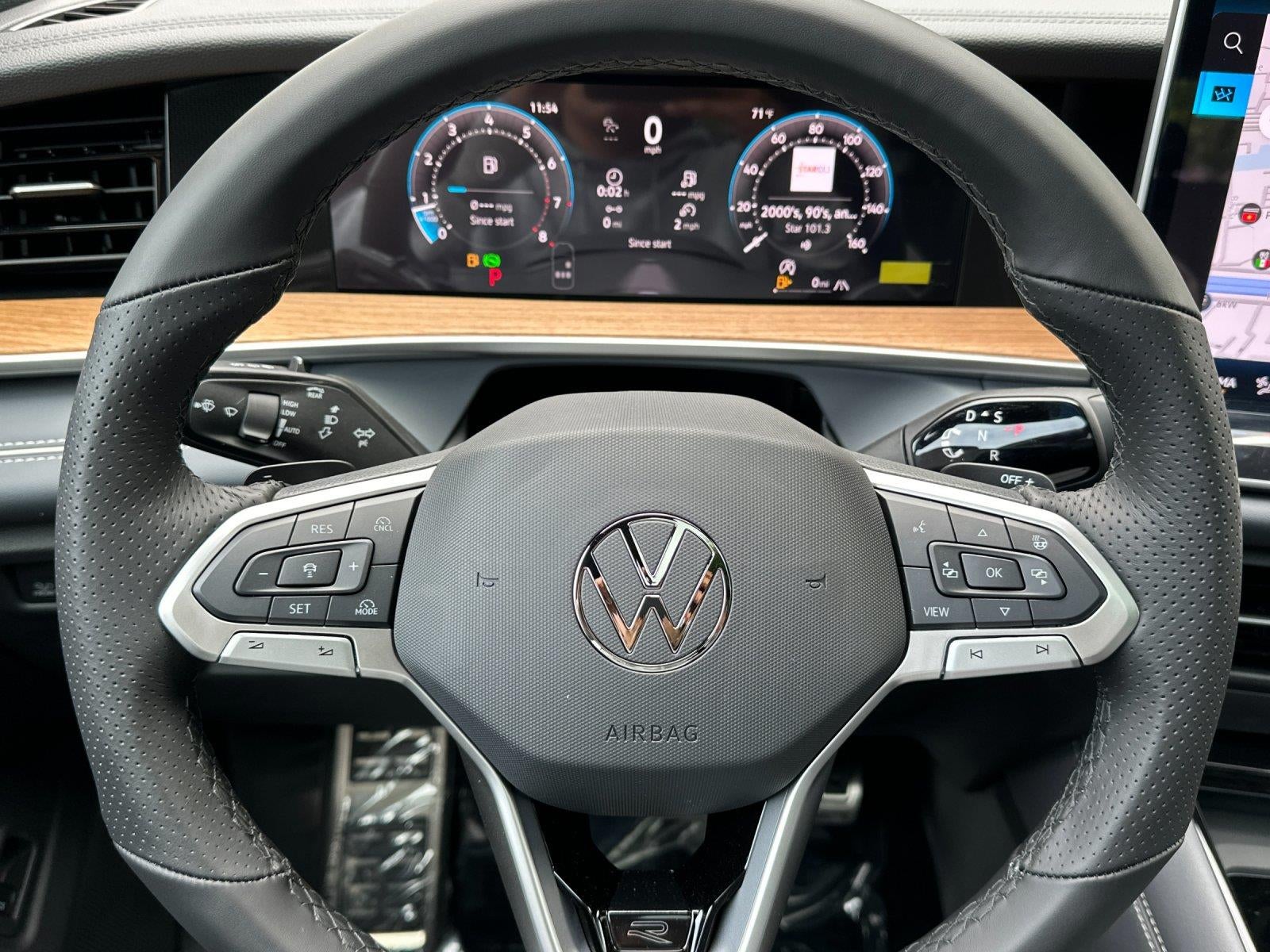 2026 Volkswagen Tiguan SEL R-Line