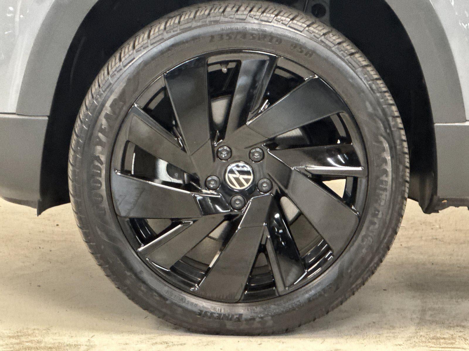 2023 Volkswagen Taos SE