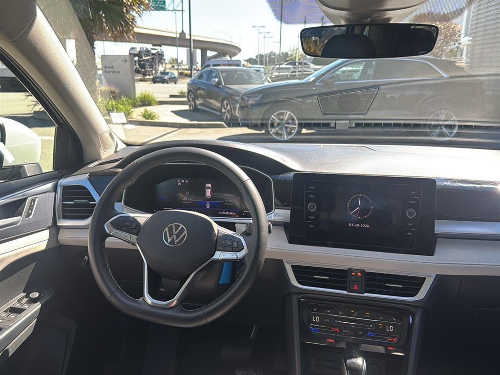 2025 Volkswagen Taos SE