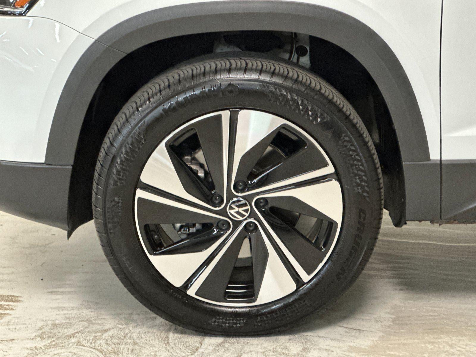 2025 Volkswagen Taos SE