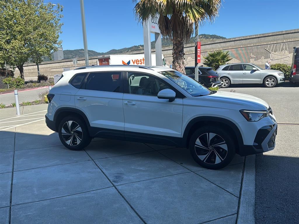 2025 Volkswagen Taos SE